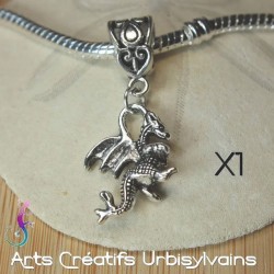 Bélière en métal argenté...