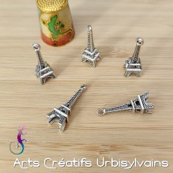 Lot de 5 pendentifs Tour...