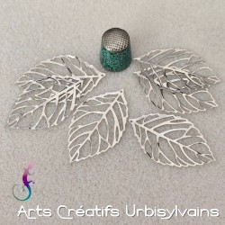 Lot de 6 pendentifs...