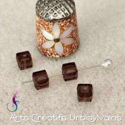 Lot de 10 perles en cristal...