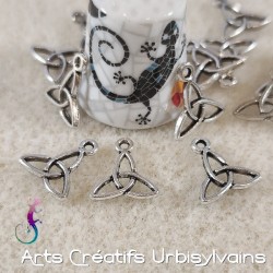 Lot de 12 breloques nœud...