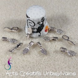 Lot de 10 pendentifs...