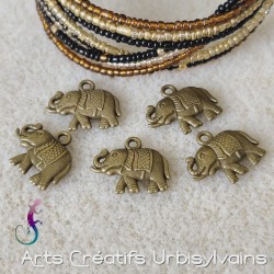 Lot de 10 breloques...