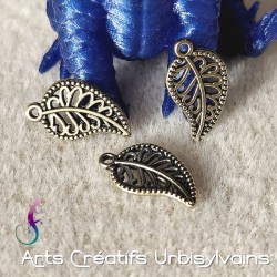 Lot de 6 breloques feuille...