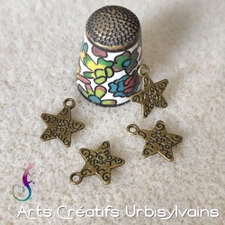 Lot de 10 breloques étoile...